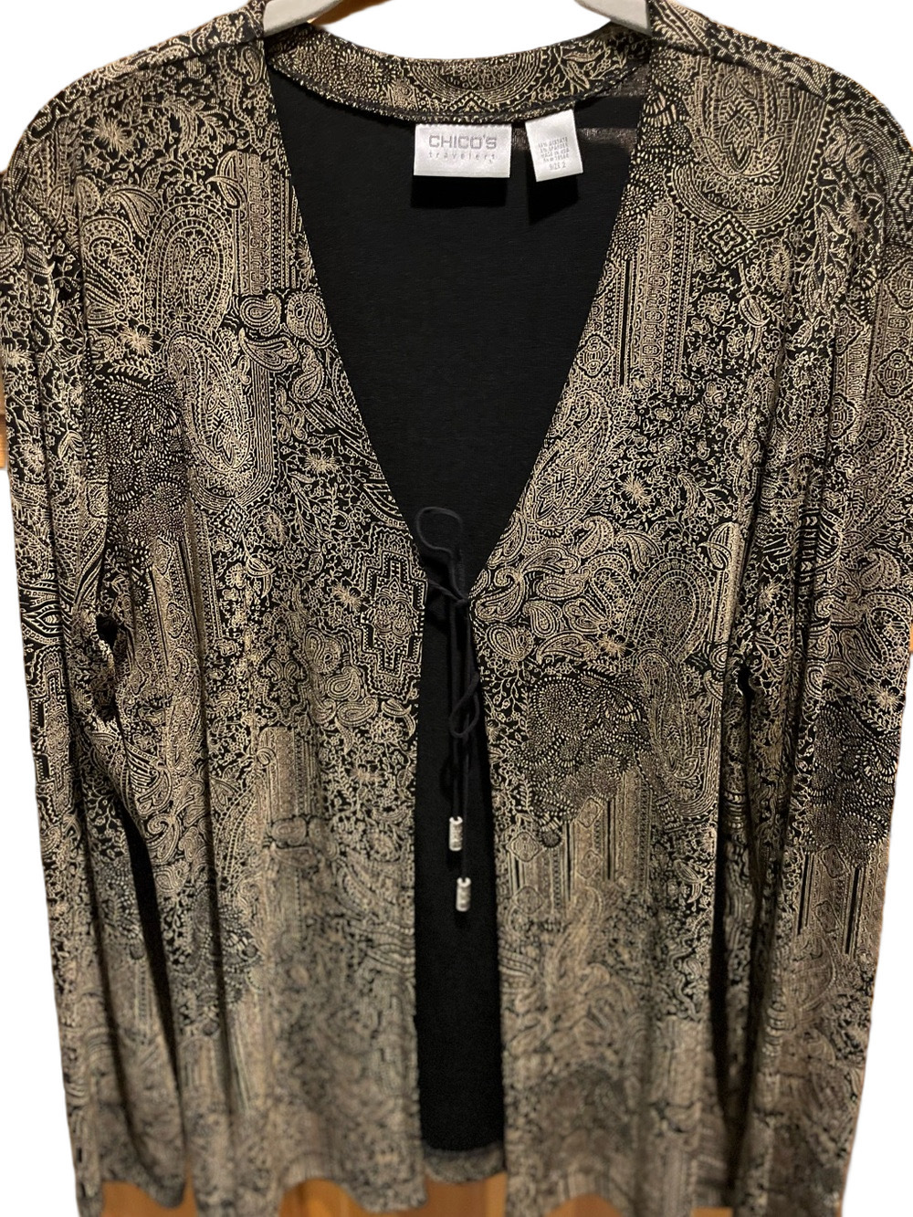 67. WOMENS CHICO’S TRAVELERS 2/L DETAIL TOP